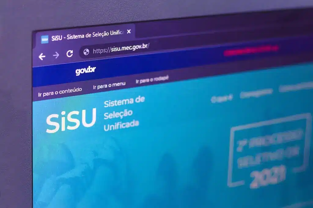 computador aberto com site do Sisu